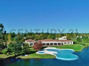 Terreno · 695m² · Lote en Venta de 1700 m² en Miralagos Club de Campo La Plata Buenos Aires