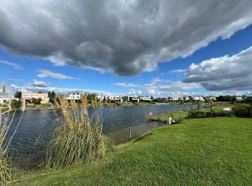 Casa · 247m² · 6 Ambientes · 2 Cocheras · Casa en San Matias