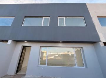 PH · 174m² · 5 Ambientes · PH - Plottier