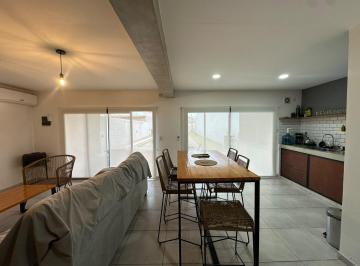 Casa · 80m² · 2 Ambientes · 3 Cocheras · Casa con Pileta y Jacuzzi San Vicente