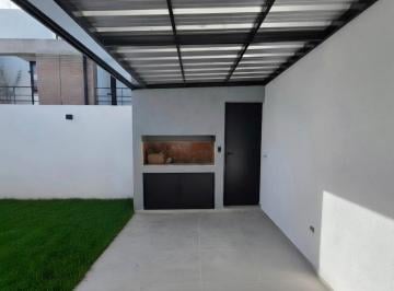 Casa · 68m² · 3 Ambientes · 1 Cochera · Duplex en Venta 2 Dorm. Cochera Patio Asador