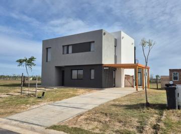 Casa · 164m² · 5 Ambientes · 2 Cocheras · Casa en Venta a Estrenar 5 Ambientes en Nativas - Puertos del Lago
