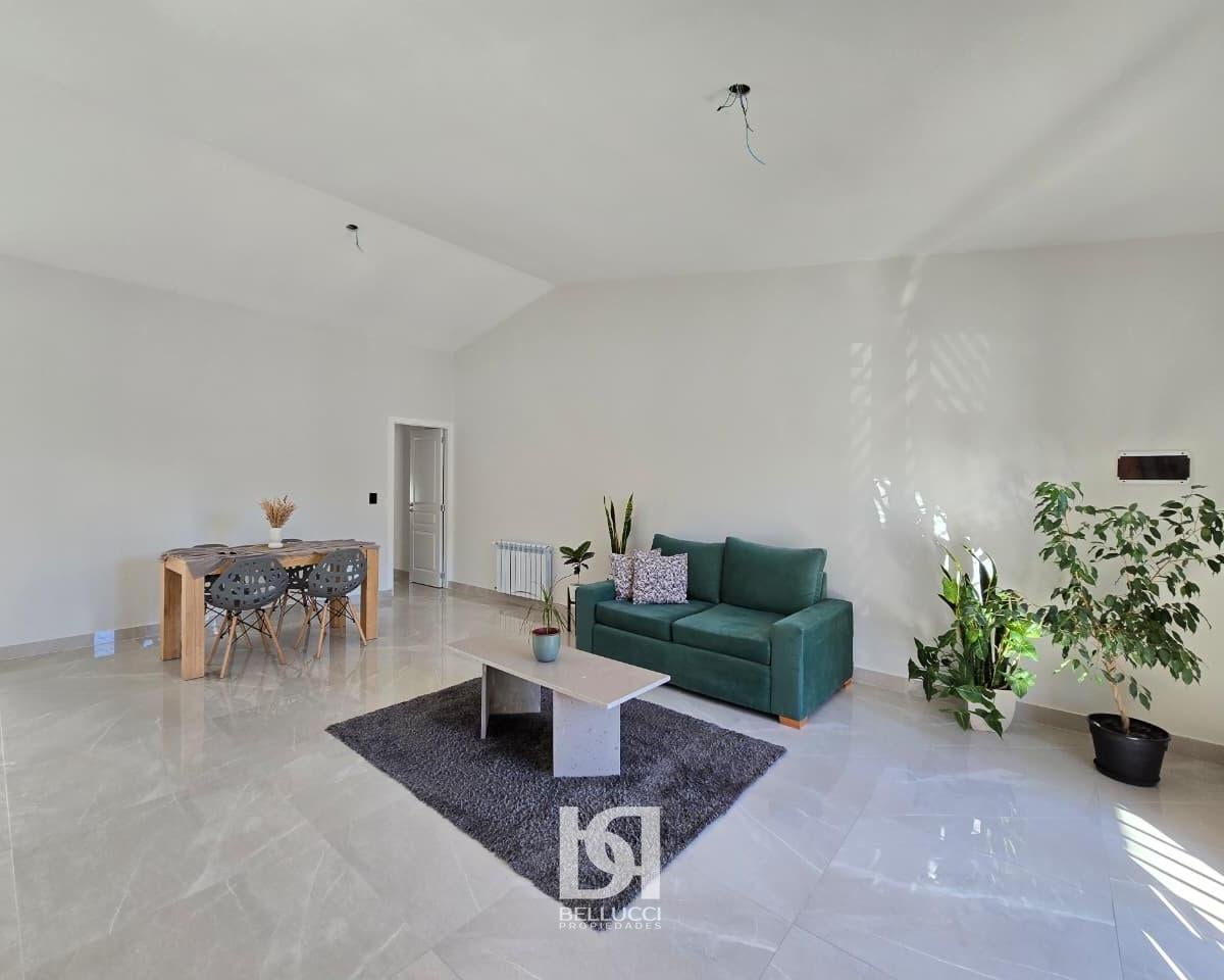 PH 3 amb independiente, 136m² en La Perla con 2 baños y cochera