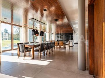 Casa de 6 ambientes, Esteban Echeverría · Casa en Saint Thomas Este