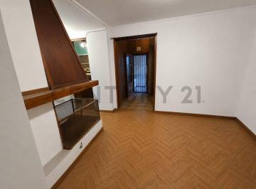 Casa · 171m² · 2 Ambientes · 1 Cochera · Espectacular Chalet en Saavedra/ Ideal 2 Familias