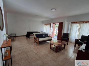 Casa de 7 ambientes, Mar de Ajó · Propiedad en Venta, La Rioja 4436, Mar de Ajo