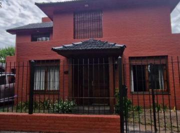 Casa de 7 ambientes, Mar de Ajó · Propiedad en Venta, La Rioja 4436, Mar de Ajo