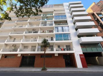 Departamento · 23m² · 2 Ambientes · Departamento Reciclado de 1 Dormitorio con Patio a m de Av Pellegrini