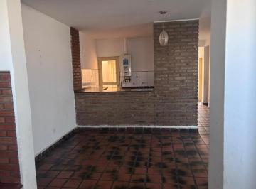Casa · 117m² · 7 Ambientes · Casa en Alta Cordoba con Departamento Independiente - Apto Credito