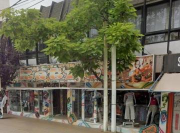 Local comercial , Cipolletti · Importante Local Comercial en Alquiler en Pleno Centro de Cipolletti
