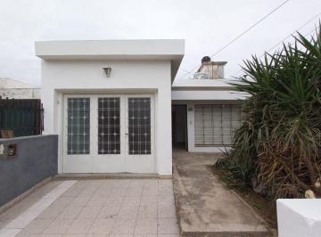 Casa de 6 ambientes, Córdoba · Casa en Alquiler - B° Matienzo - $750.000