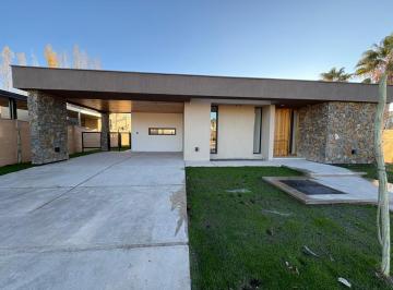 Casa · 204m² · 3 Dormitorios · 1 Cochera · Openhouse Vende Excelente Casa a Estrenar en Bº Estancia Bulnes