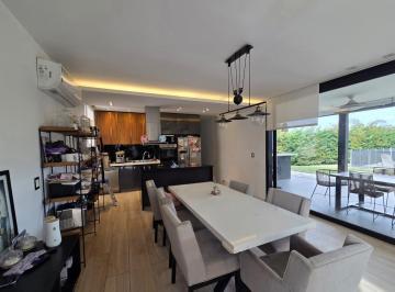 Casa · 166m² · 4 Ambientes · 2 Cocheras · Casa en Venta en El Barrio San Matias Area 4, Escobar