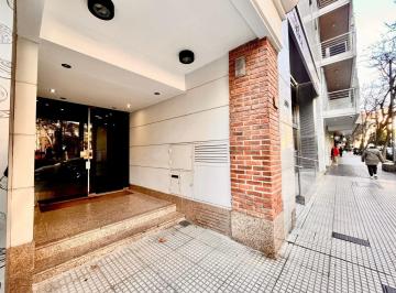 Departamento · 60m² · 2 Ambientes · Bv. Charcas y Guise - Alquiler 2 y 1/2 Amb Loft Al Frente - Barrio Norte