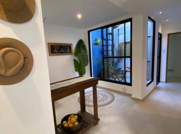 Casa · 36m² · 4 Ambientes · Casa Reciclada de Pasillo de un Dormitorio en Venta
