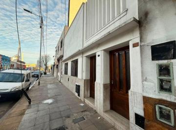 PH de 3 ambientes, Avellaneda · PH en Alquiler con Patio y Terraza en Avellaneda Centro