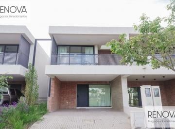 Casa · 180m² · 6 Ambientes · 2 Cocheras · Hermoso y Enorme Duplex en La Luisita de 3 Dor!