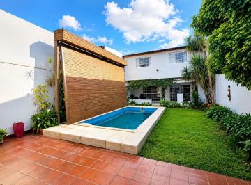 Casa · 361m² · 5 Ambientes · Casa en Florida Oeste a m de Av San Martin - Vicente Lopez