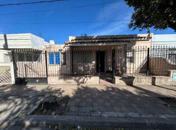 Casa · 123m² · 8 Ambientes · Venta Casa 3 Dorm - a Reciclar - Primera Junta Cba