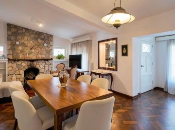 Casa · 244m² · 5 Ambientes · 1 Cochera · Venta Casa 4 Dorm Cerro de Las Rosas