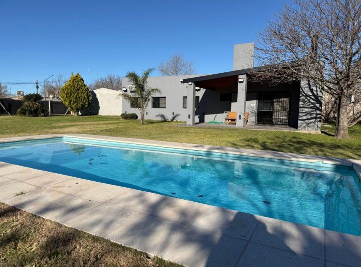 Casa · 133m² · 4 Ambientes · 2 Cocheras