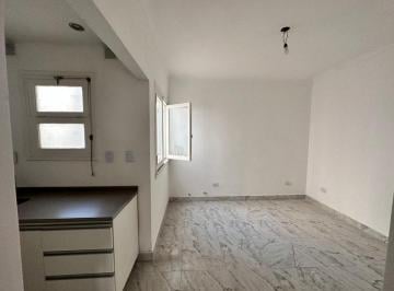Departamento · 31m² · 2 Ambientes · Venta 2 Ambientes por Escalera en Pompeya