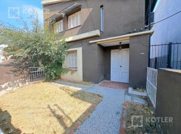 Departamento · 3 Ambientes · Depto. Tipo Casa 1 Dormitorio C/jardín Adelante y Patio en Temperley Este