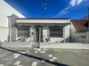 Casa · 75m² · 4 Ambientes · Venta Casa de 3 Ambientes en Temperley