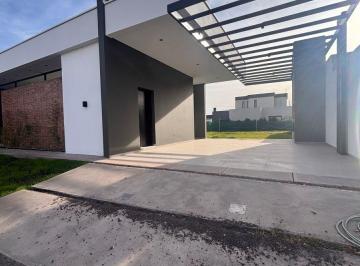 Casa de 5 ambientes, Luján de Cuyo · Boedo Village. Casa en Venta