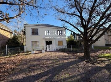 Casa · 168m² · 6 Ambientes · 4 Cocheras · Casa Alquiler 4 Dorm. Barrio La Delfina Lote de 724 m² Pilar