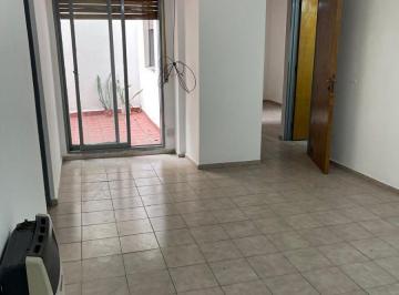 Departamento de 2 ambientes, Córdoba · Alberdi - Av Colon 1897 - 1 Dor C/patio - P. Bja - Bajos Gastos