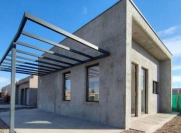 Casa de 4 ambientes, Carrodilla · Hermosa Casa en Venta - B° Privado Lar de Terrada - 3 Hab. 3 Baños - Luján de Cuyo