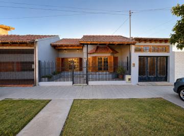 Casa · 125m² · 5 Ambientes · 2 Cocheras · Venta Casa Barrio Covimet Godoy Cruz Mendoza