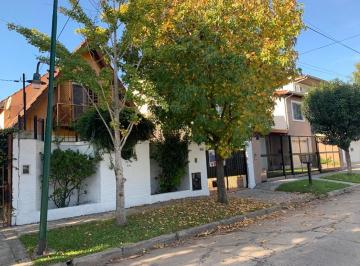 Casa · 117m² · 4 Ambientes · 2 Cocheras · Apto Crédito. Interesante Propiedad