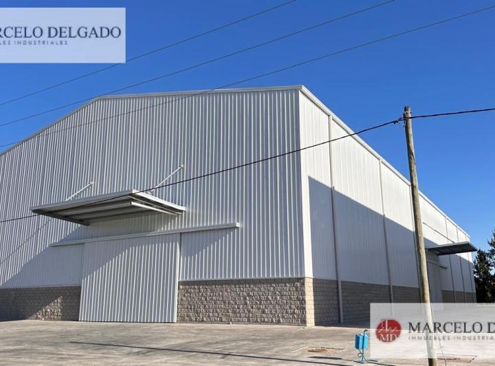 Depósito · 2100m² · 4 Cocheras