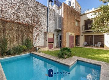 Casa · 301m² · 4 Ambientes · 1 Cochera · Casa - 4 Amb - Venta - Colegiales - Jardin con Piscina - Garage