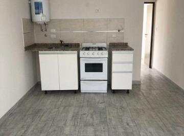 Departamento de 2 ambientes, Morón · En Alquiler - Departamento 2 Ambientes con Terraza Propia