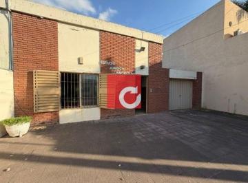 Casa de 6 ambientes, Berisso · Venta de Casa en Av Montevideo N 1773 E 19 y 20 - Berisso
