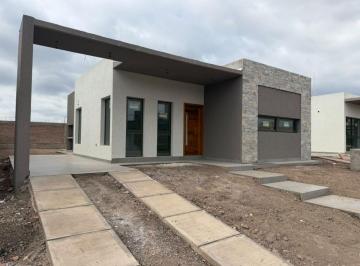 Casa de 5 ambientes, Rodeo de la Cruz · Vendemos Casa a Estrenar en Las Cortaderas 3