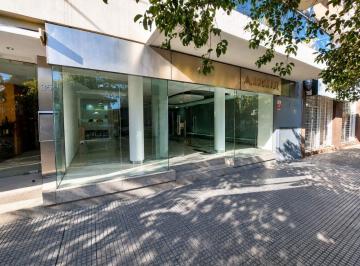 Local comercial · 105m² · 1 Cochera · Local en General Paz