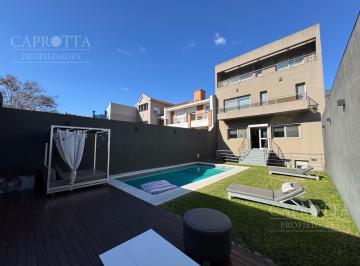 Casa · 439m² · 7 Ambientes · 4 Cocheras · Casa en Villa Devoto