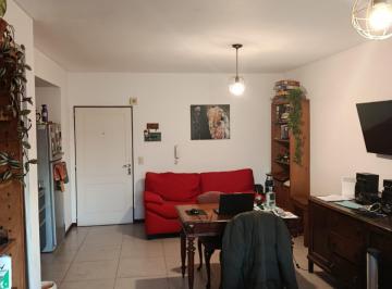 Departamento de 1 ambiente, San Cristobal · Luminoso Monoambiente en Altura – Balcón y Vista Norte – Av Independencia