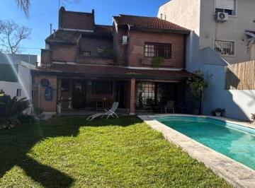 Casa de 6 ambientes, Vicente López · Hermoso Chalet de 3 Dorm., Jardín con Piscina, Garage y Dependencia de Servicio
