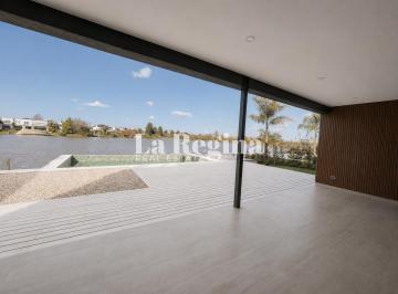 Casa · 261m² · 5 Ambientes · 4 Cocheras · Casa en Venta en Canal Barrio Nautico, Villanueva, Tigre