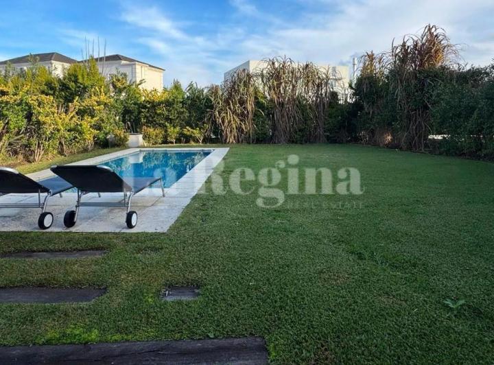 Casa · 200m² · 5 Ambientes · 1 Cochera