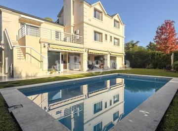 Casa · 311m² · 6 Ambientes · 1 Cochera · Casa en Venta en Las Glorietas, Nordelta, Tigre
