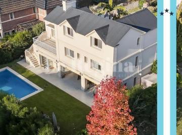 Casa · 311m² · 6 Ambientes · 1 Cochera · Casa en Venta en Las Glorietas, Nordelta, Tigre