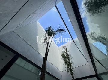 Casa · 285m² · 6 Ambientes · 2 Cocheras · Casa en Venta en Carpinchos, Nordelta, Tigre