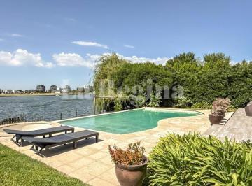 Casa · 740m² · 10 Ambientes · 3 Cocheras · Casa en Venta en La Isla, Nordelta, Tigre