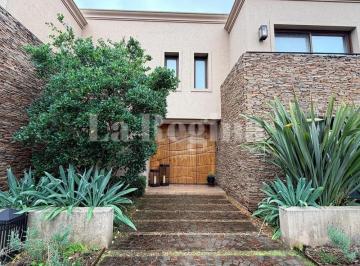 Casa · 540m² · 7 Ambientes · 3 Cocheras · Casa en Venta en El Golf, Nordelta, Tigre